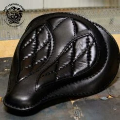 Bobber Solo Sitz Für Indian Scout Ab 2015 Spider Schwarz V3 -Alex Leather Craft Verkäufe bobber solo seat for indian scout since 2017 spider black v3 4 1000x1000 1