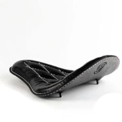 Bobber Solo Sitz Für Indian Scout Ab 2015 Standard Schwarz Und Weiß V3 9 Bobber Solo Sitz Für Indian Scout Ab 2015 Standard Schwarz Und Weiß V3 -Alex Leather Craft Verkäufe bobber solo seat for indian scout since 2017 standard black and white v3 4 1000x1000 1