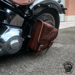 Motorrad Satteltasche Für Harley Davidson Softail Spider Vintage Braun V2 -Alex Leather Craft Verkäufe motorcycle saddlebag for harley davidson softail spider vintage brown v2 4 1000x1000 1