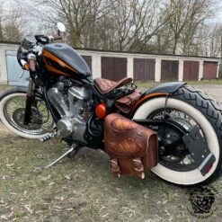 Motorrad Satteltasche Honda Shadow VT600 Spider Vintage Braun Rautenmuster 8 Motorrad Satteltasche Honda Shadow VT600 Spider Vintage Braun Rautenmuster -Alex Leather Craft Verkäufe motorcycle saddlebag honda shadow vt600 spider diamond spider vintage brown 4 1000x1000 1