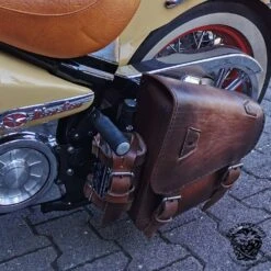 Motorrad Satteltasche Yamaha Drag Star/Wild Star Vintage Braun -Alex Leather Craft Verkäufe motorcycle saddlebag yamaha drag star xvs650 1100 vintage brown 10 1000x1000 1