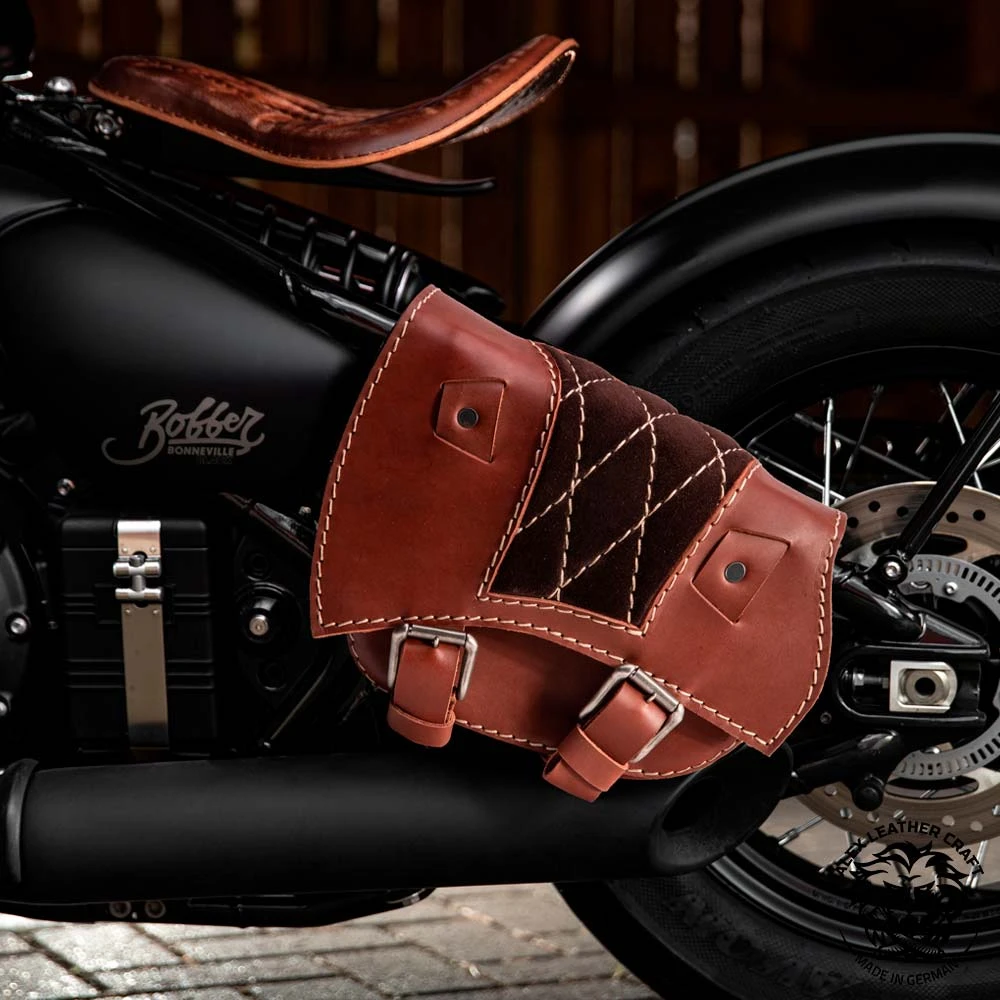 Satteltasche Für Triumph Bonneville Bobber Rautenmuster Glanz Und Samt Schwarz & Braun 4 Satteltasche Für Triumph Bonneville Bobber Rautenmuster Glanz Und Samt Schwarz & Braun – Bild 2