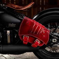 Satteltasche Für Triumph Bonneville Bobber Rot V2 -Alex Leather Craft Verkäufe saddlebag for triumph bonneville bobber red v2 2 1000x1000 1
