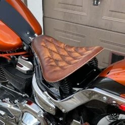 Sitz + Satteltasche Für H-D Softail Rautenmuster Vintage Braun -Alex Leather Craft Verkäufe seat saddlebag for hd softail diamond vintage brown 10 1000x1000 1