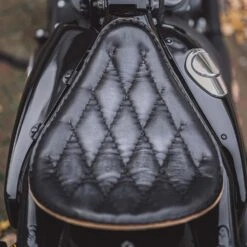 Solo Sitz Harley Davidson Sportster 04-22 Vintage Schwarz Rautenmuster 10 Solo Sitz Harley Davidson Sportster 04-22 Vintage Schwarz Rautenmuster -Alex Leather Craft Verkäufe solo seat harley davidson sportster 04 20 vintage black diamond 7 1000x1000 1