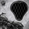 Solo Sitz + Montage Kit Harley Davidson Sportster 04-22 Glanz Und Samt Schwarz Und Weiß Rautenmuster 2 Solo Sitz + Montage Kit Harley Davidson Sportster 04-22 Glanz Und Samt Schwarz Und Weiß Rautenmuster -Alex Leather Craft Verkäufe solo seat montage kit harley davidson sportster 04 20 gloss and velvet black and white v3 6 1000x1000 1