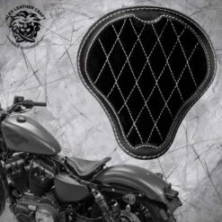 Solo Sitz + Montage Kit Harley Davidson Sportster 04-22 Glanz Und Samt Schwarz Und Weiß Rautenmuster