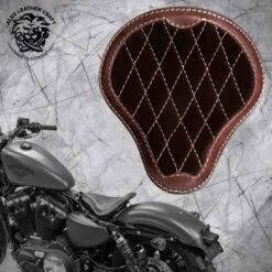 Solo Sitz + Montage Kit Harley Davidson Sportster 04-22 Glanz Und Samt Dunkelbraun Und Schwarz V3