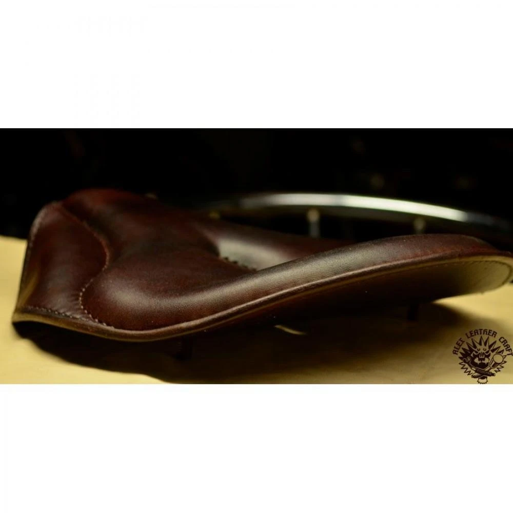 Solo Sitz + Montage Kit Harley Davidson Sportster 04-22 Oldtimer Dunkelbraun 6 Solo Sitz + Montage Kit Harley Davidson Sportster 04-22 Oldtimer Dunkelbraun – Bild 4