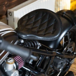 Triumph Bonneville Bobber Sitz Ab 2016 Standard Schwarz Rautenmuster -Alex Leather Craft Verkäufe triumph bonneville bobber seat since 2016 standard black diamond 5 1000x1000 1